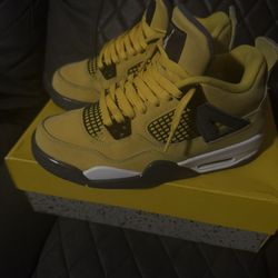 Jordan 4  lightning