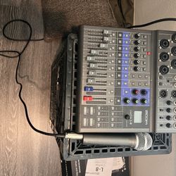 Live track L8 Mixers & Mics 