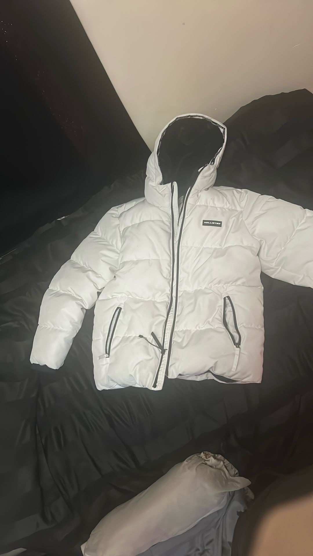 Men’s Hollister Between Seasons Puffer Jacket Medium