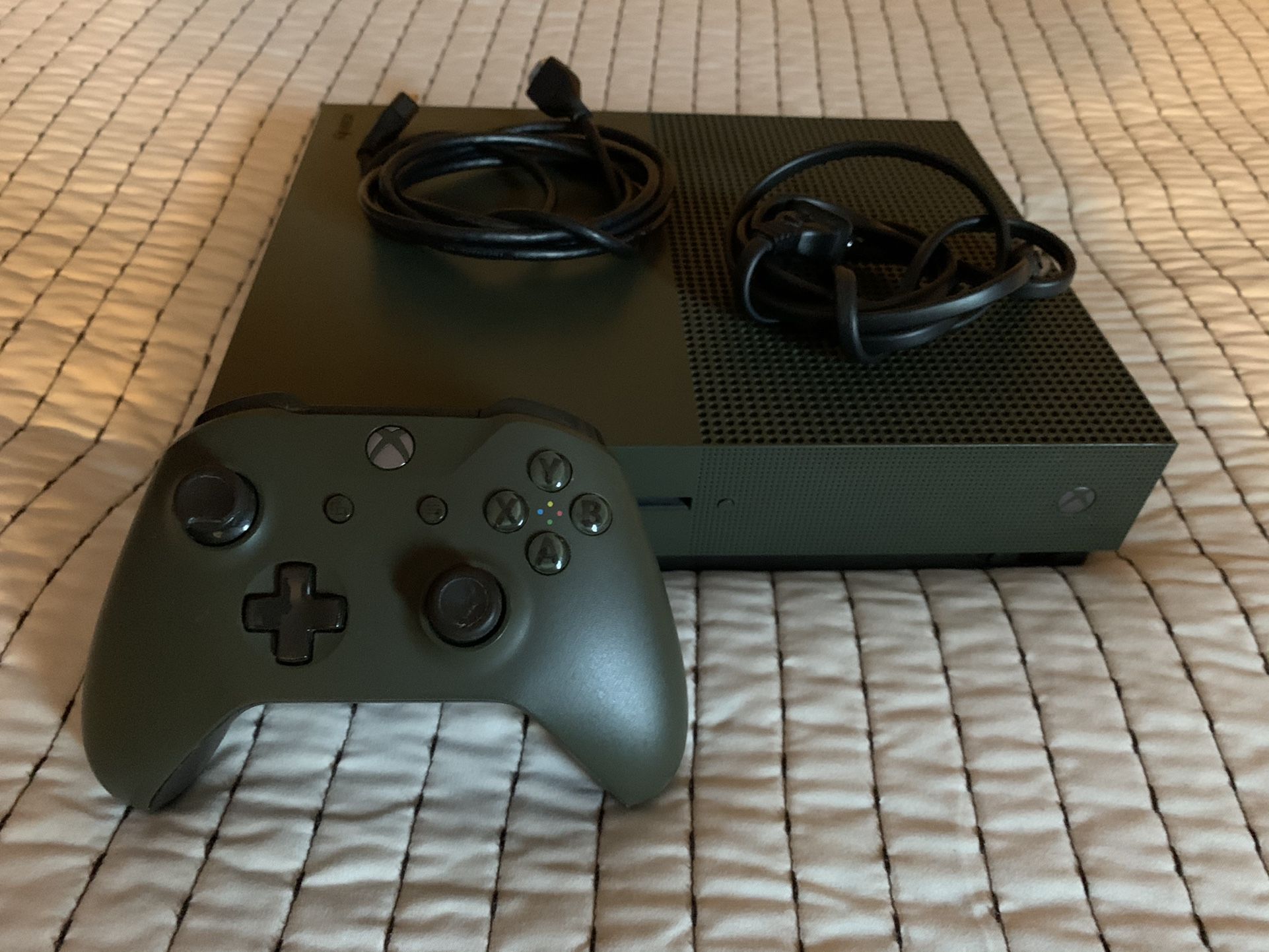 Brand New Microsoft - White Xbox One S 1TB Roblox Console Bundle for Sale  in Hayward, CA - OfferUp