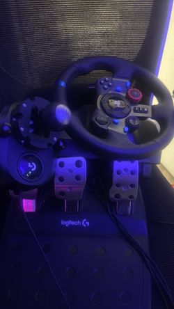 Selling Logitech PlayStation racing set