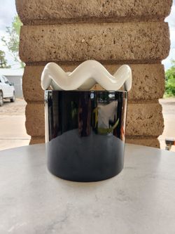 Black & White Modern 6" Ceramic Planter