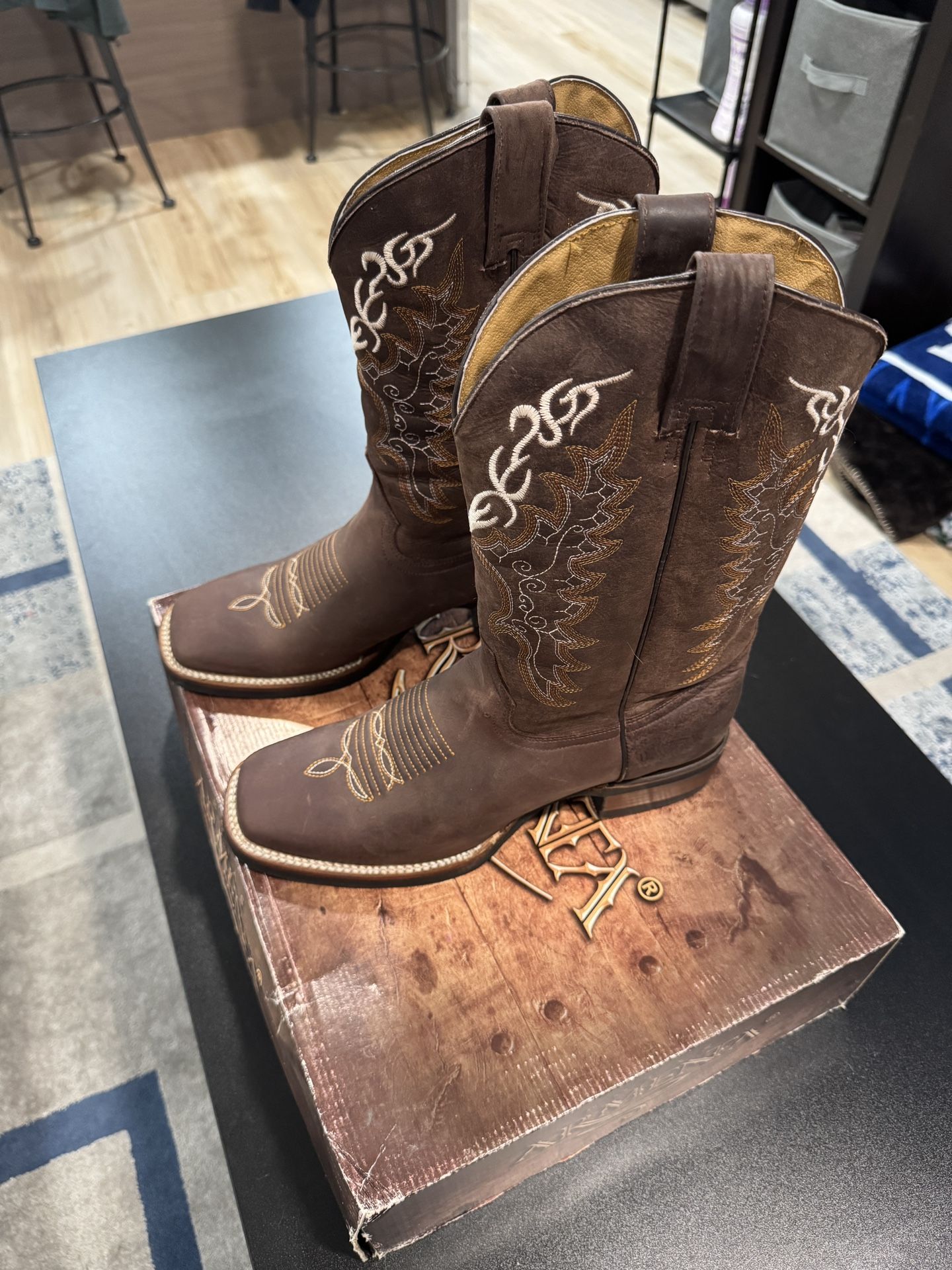 Mens Boots - Size 30 MEX / 11.5 US - Never Worn