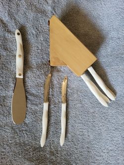 Cutco steak knives and spreader
