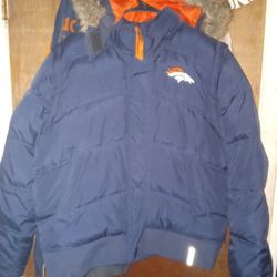 REEBOK WOMENS  LARGE PUFFER BRONCOS JACKET