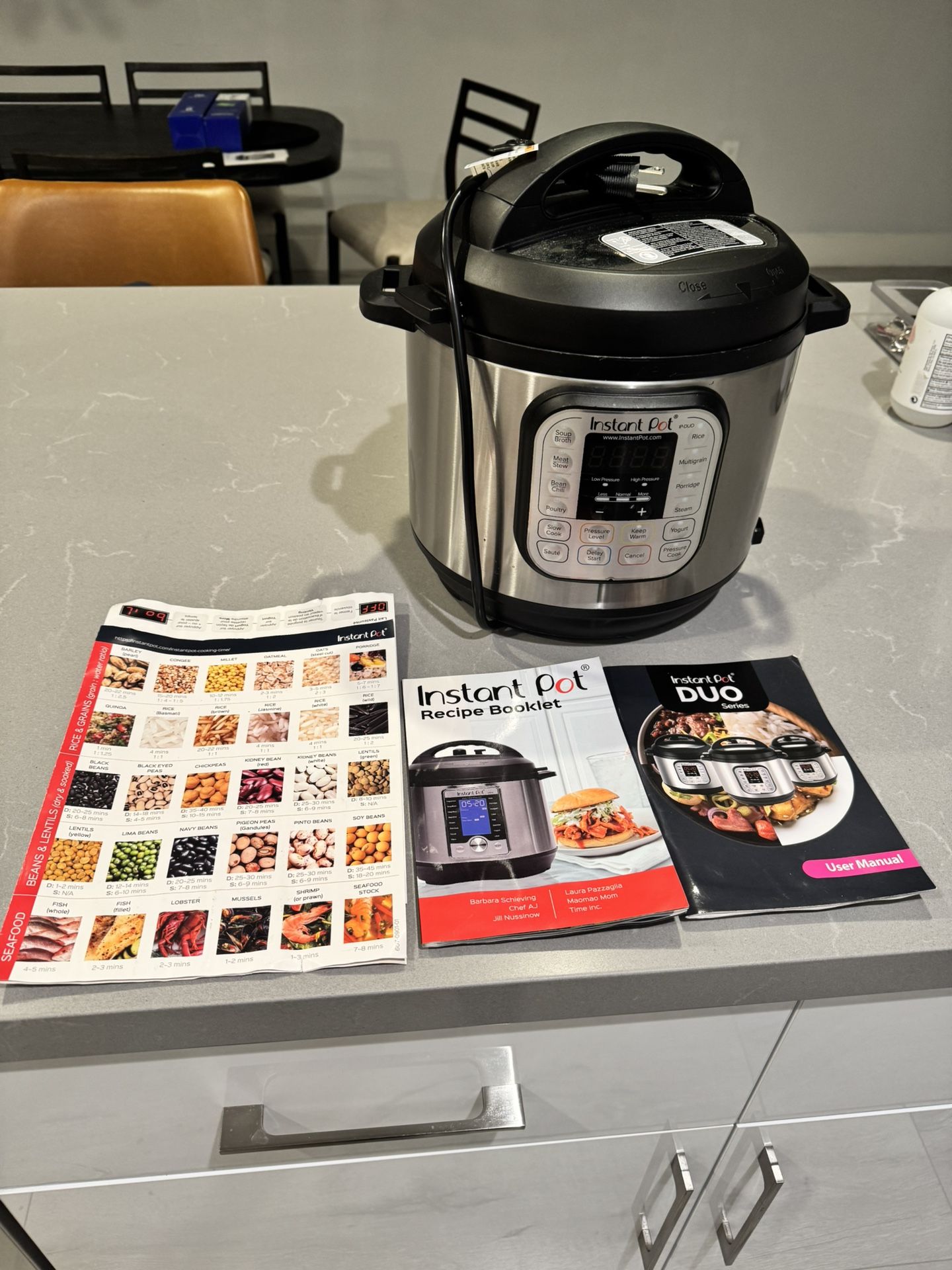 Instant Pot Duo 7-in-1 Electric Pressure Cooker, Slow Cooker, Rice, Steamer, Sauté, Yogurt Maker, Warmer & Sterilizer, Includes App With Over 800 Reci