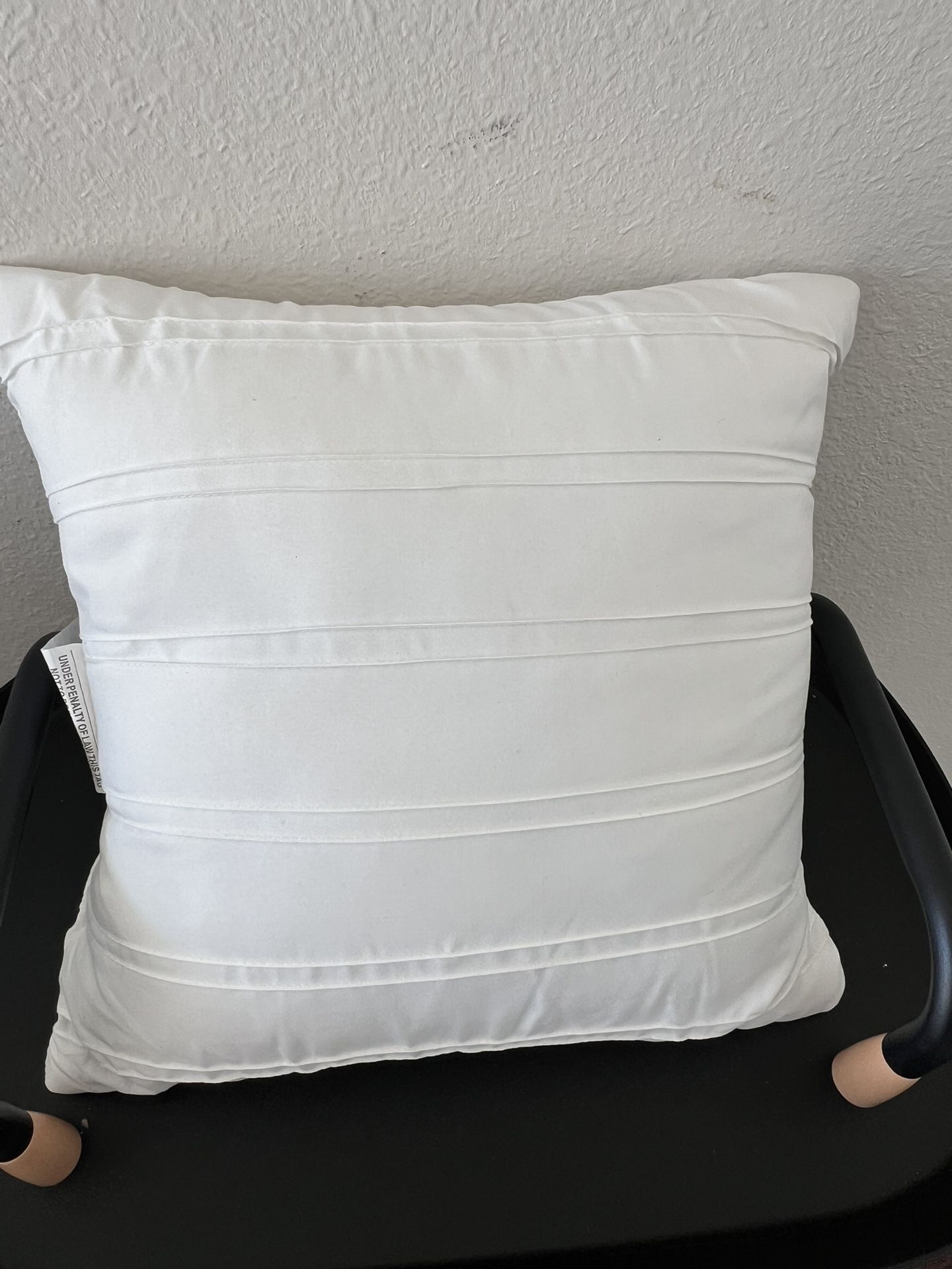 White Pillow Set