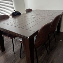 Oak wood dining table 