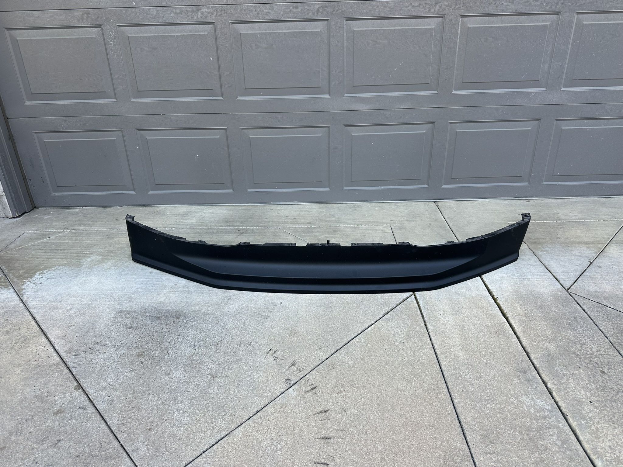 Front valance - 2024 Ford F250 Super Duty New condition.