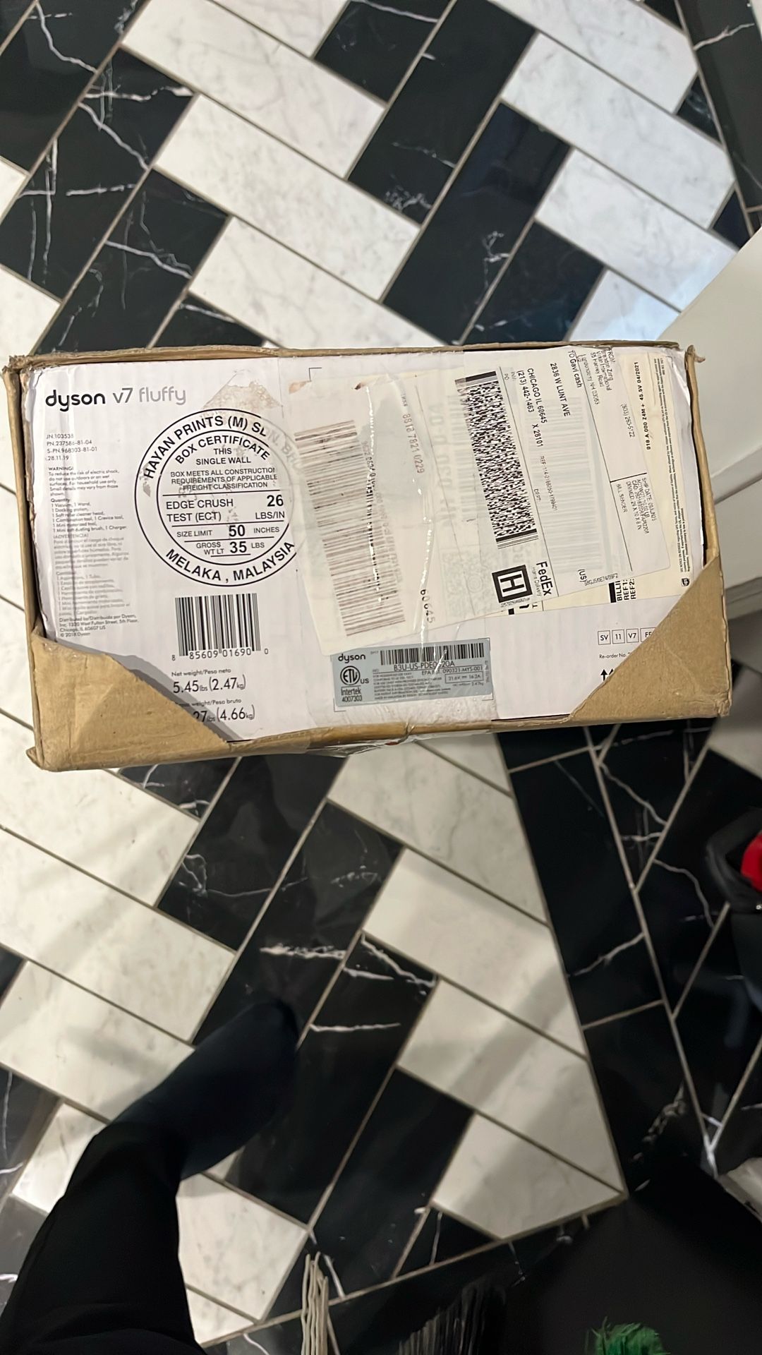 Brand New in Box Dyson v7 Fluffy