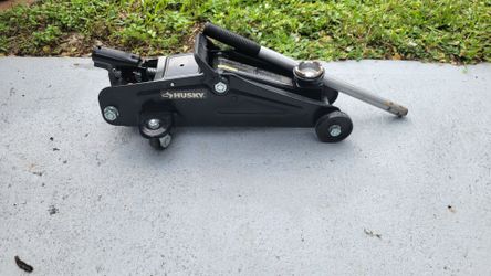 Husky 2 ton Low-Profile Floor Jack