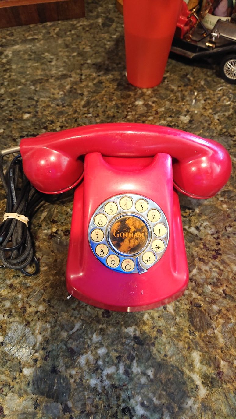 Rare Vintage GOTHAM BAT PHONE BATMAN PHONE RED WWTTON MODEL 190
