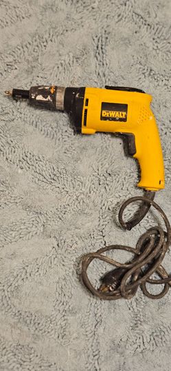 DEWALT SCREW GUN DRYWALL USED