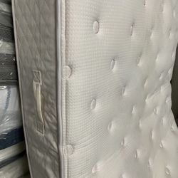 Super thick queen mattress with Box Springs. Asking 250 for the $1000 mattress that