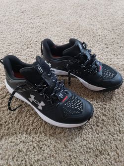Mens Size 8.5 Cleats