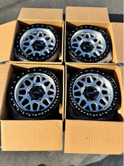 Brand New 17” KMC GRS “549” Machined Off-Road Wheels 6x135 Ford 17x8.5 0 Offset