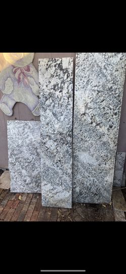 Tres Piesas De Granito 