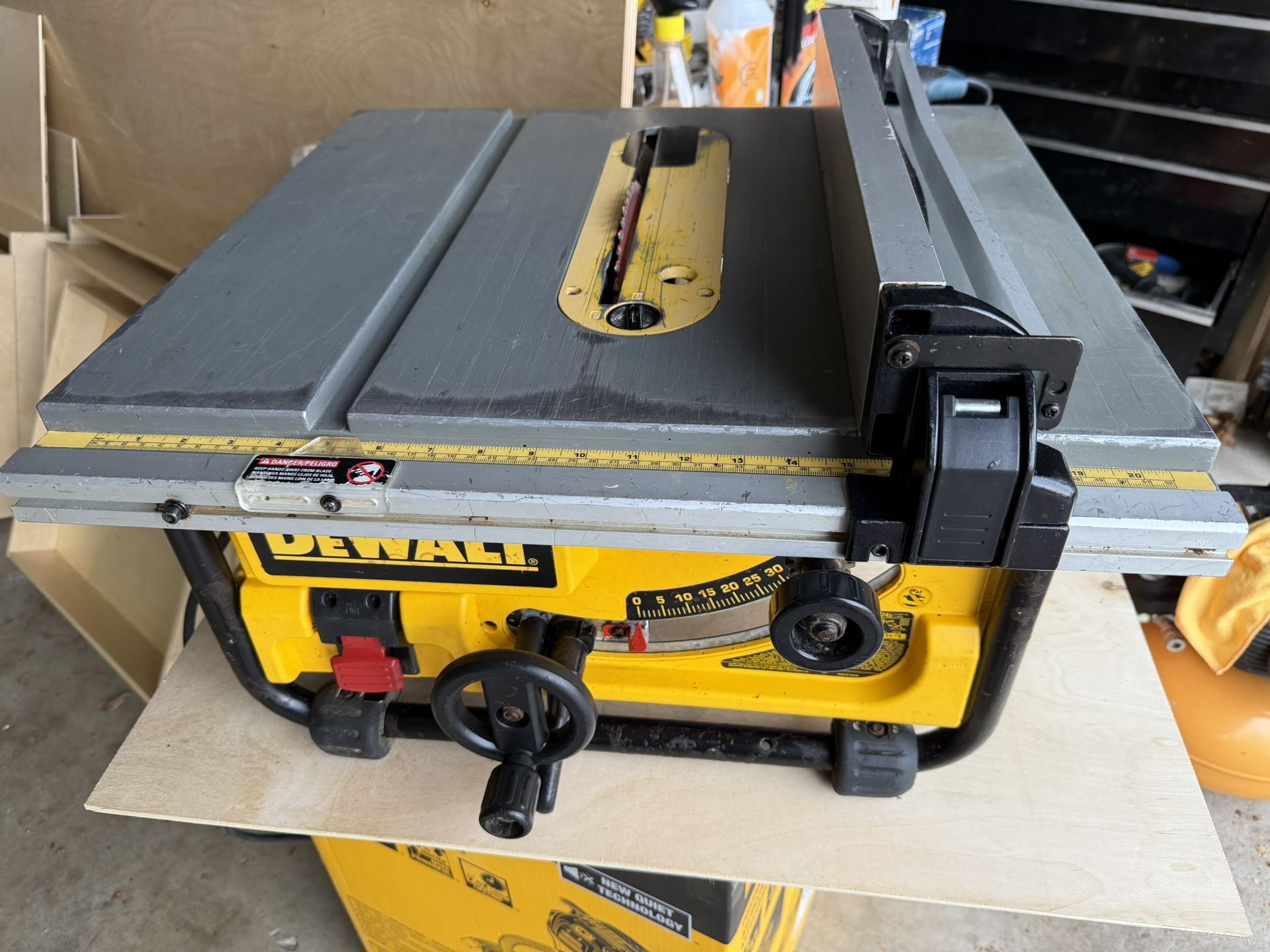 DeWalt DW745 table saw 10” Corded