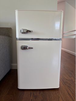 Insignia Retro Mini Fridge