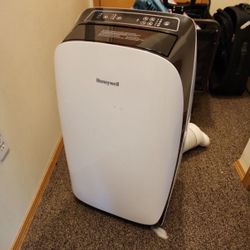 Air Conditioner -10,000 BTU 