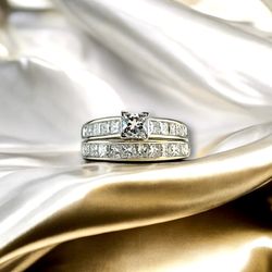 14kt 6.00g White Gold Princess Cut Diamonds Two Piece Ring.