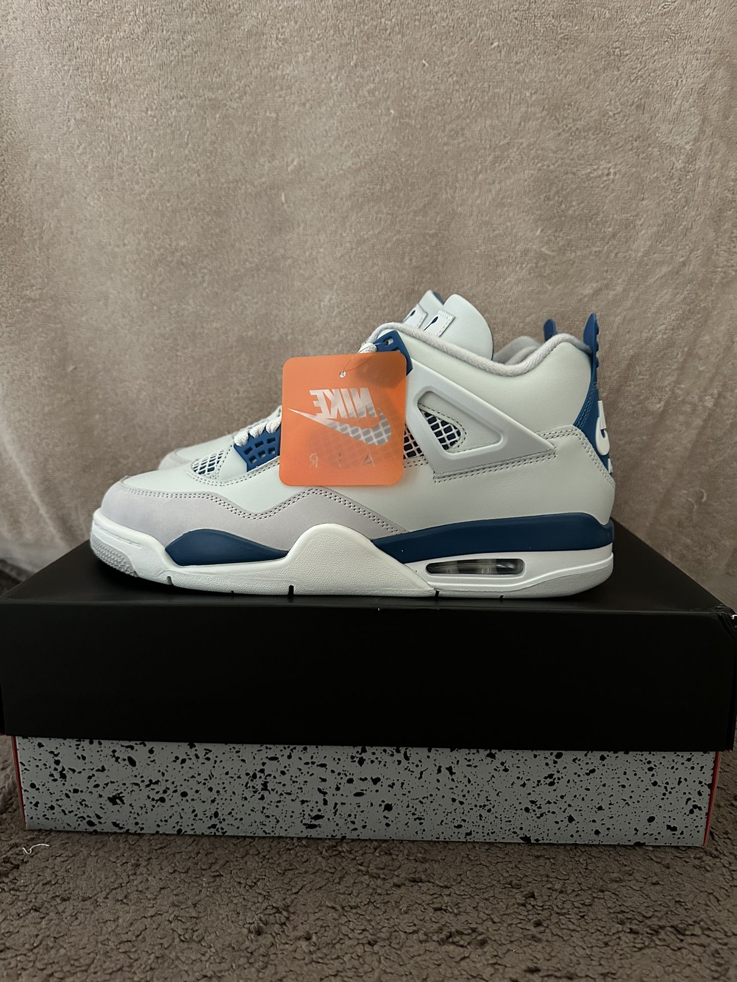 Air Jordan 4 Retro ‘Military Blue’