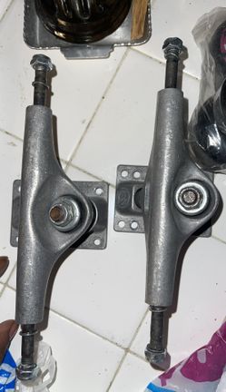 McGill Skate Board Trucks