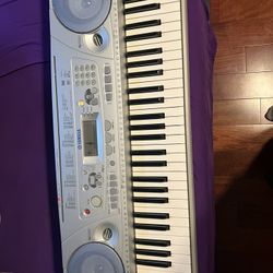 Yamaha Electric Keyboard