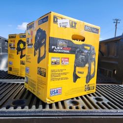 DEWALT
2.5 Gal. 140 psi Portable 20V Cordless Air Compressor with FLEXVOLT Advantage (Tool Only

