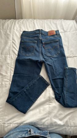Woman’s Levi’s Jeans