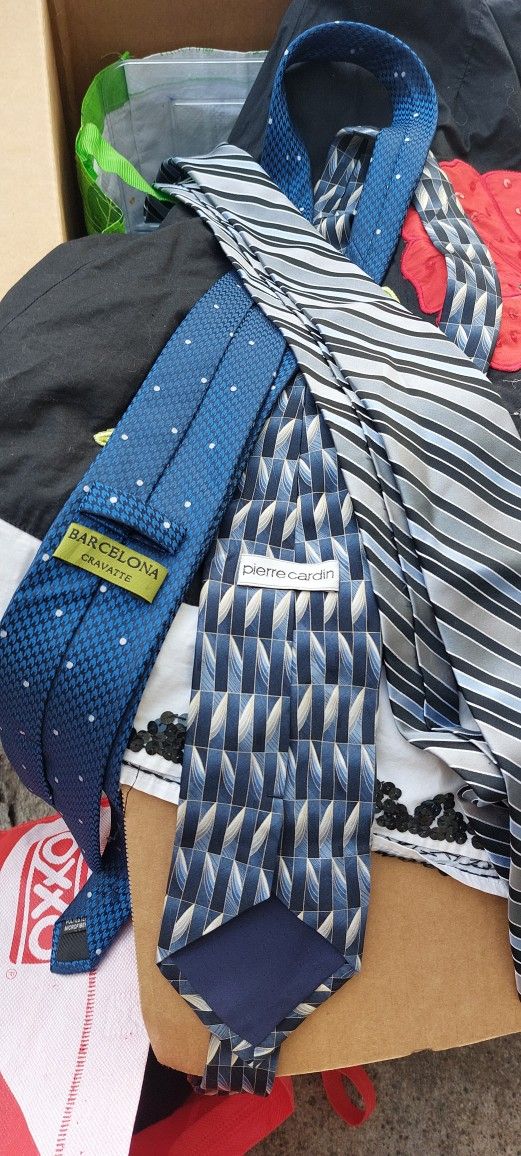 3 Good Brand Ties