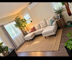 Living room Couch 150$