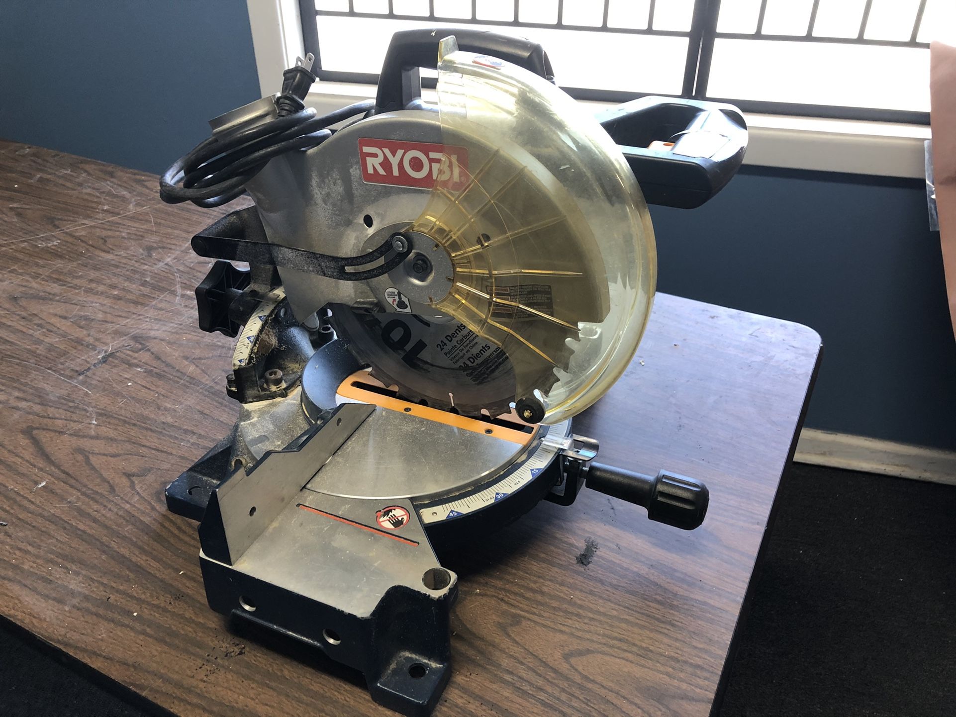 Ryobi TS1342 10” Compound Miter Saw