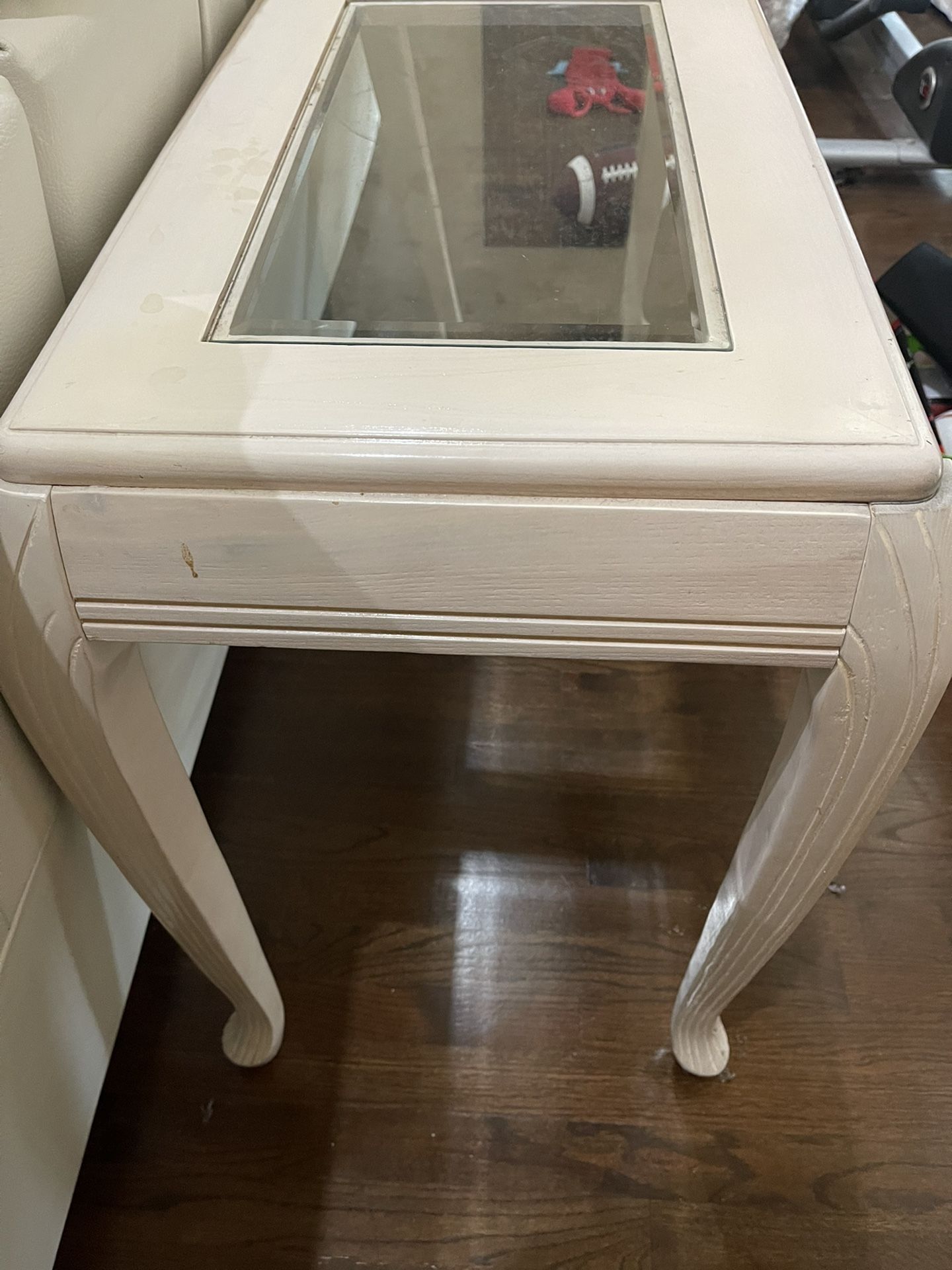 Real Wood Console Table Off White , 48L, 16w , 28H , Excellent Condition, No Demage Or Marks