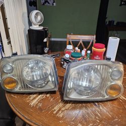 2002 Nissan Frontier Head Lights 