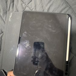 iPad Air 2025 M3 Chip With Apple Pencil And Keyboard 