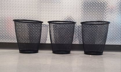 Safco Onyx Round Mesh Wastebaskets