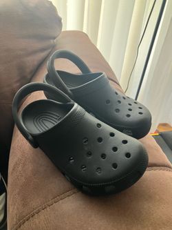$10, Boys Crocs shoes size 4