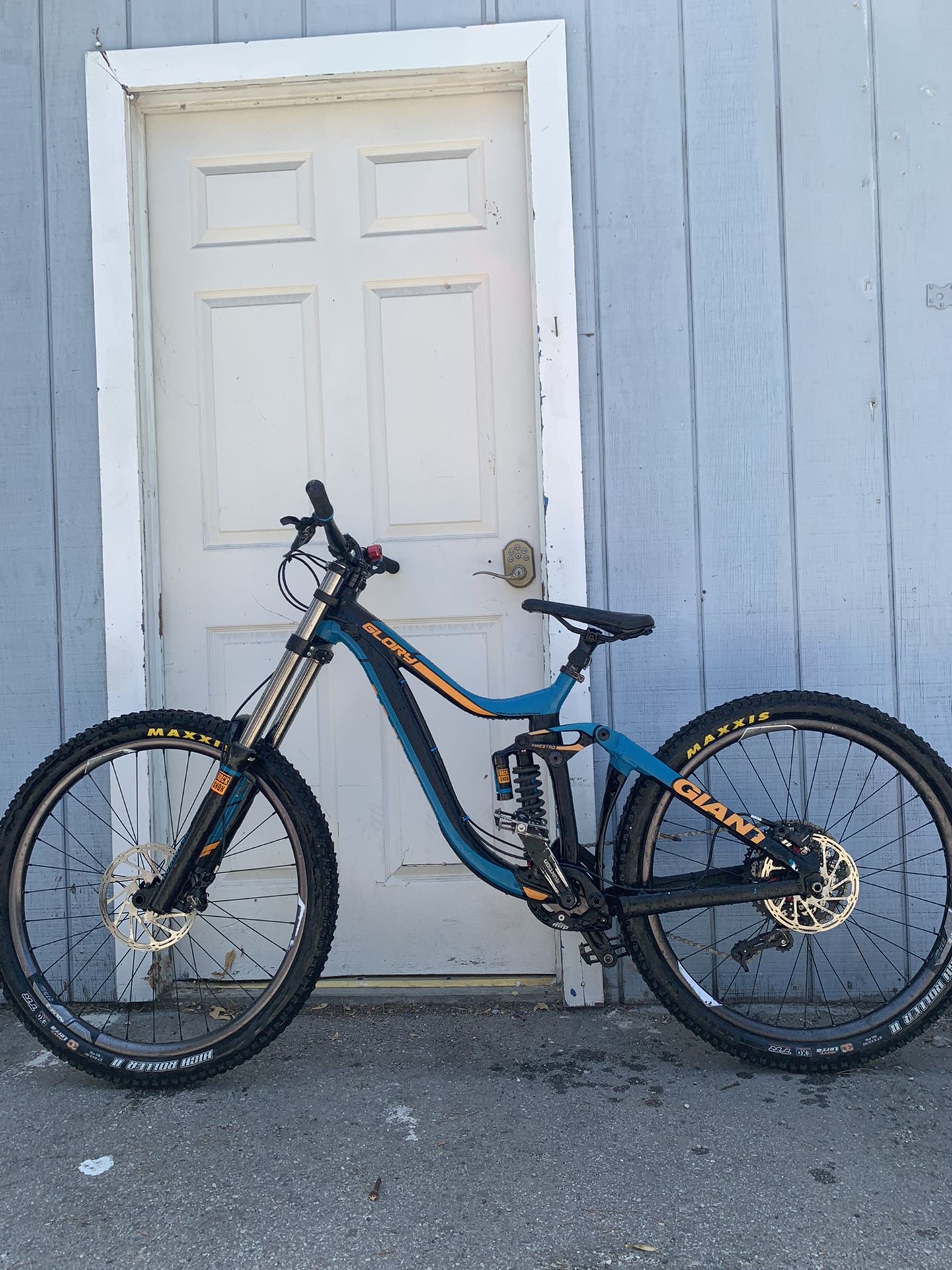 DH Giant Glory MTB for Sale in Los Angeles CA OfferUp