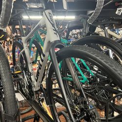 Giant revolt 2 Gravel Bike 