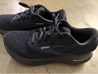 Brook’s adrenaline black size 9