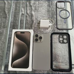 iPhone 15 Pro max Unlocked 256gb 