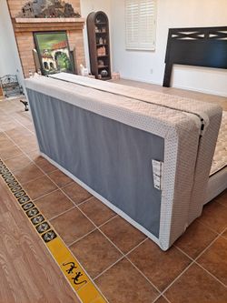 King/ Queen/full Bed And Dresser With Mirror