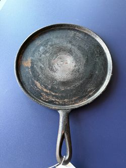 Gate marked cast iron griddle vintage