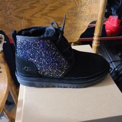 Uggs Neumel Size 3 & 5 Youth.