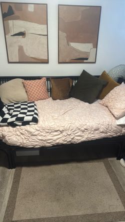 Twin bed w/mattress
