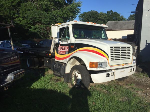 1999 international tow truck for Sale in Milford, CT - OfferUp
