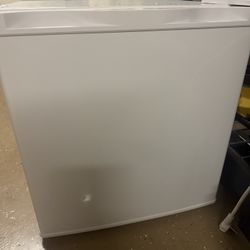 White Mini Fridge 