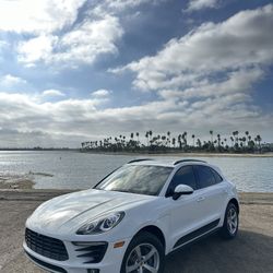 2017 Porsche Macan