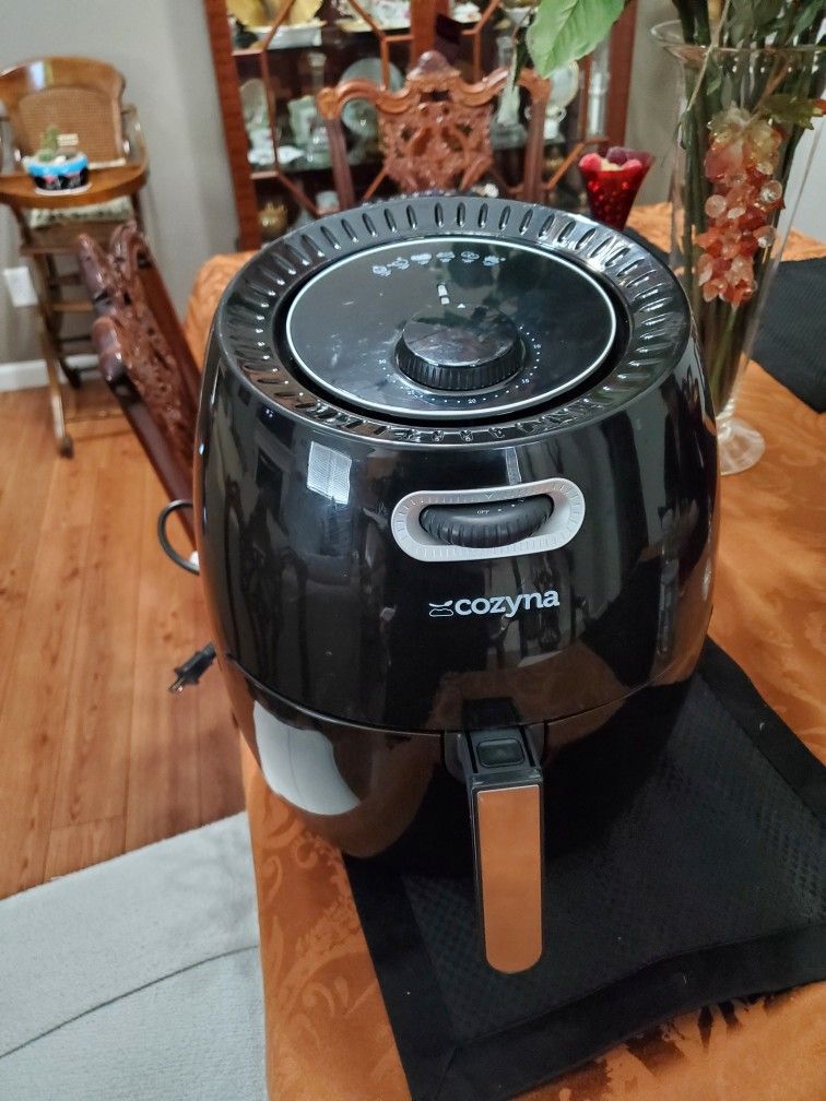 Cozyna Air Fryer XL HF-188 (Used)